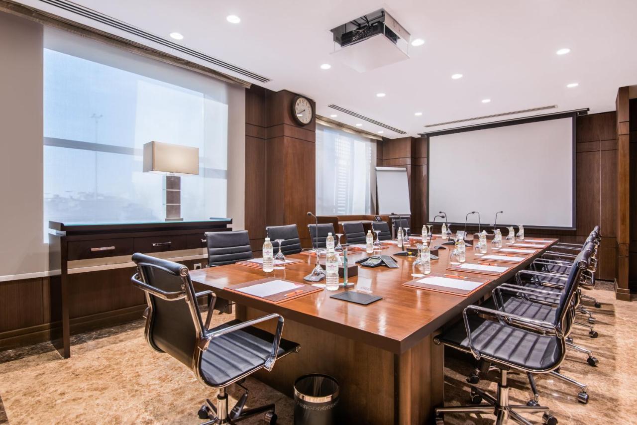 Crowne Plaza Madinah By Ihg Hotel Medina Exterior photo Meeting room