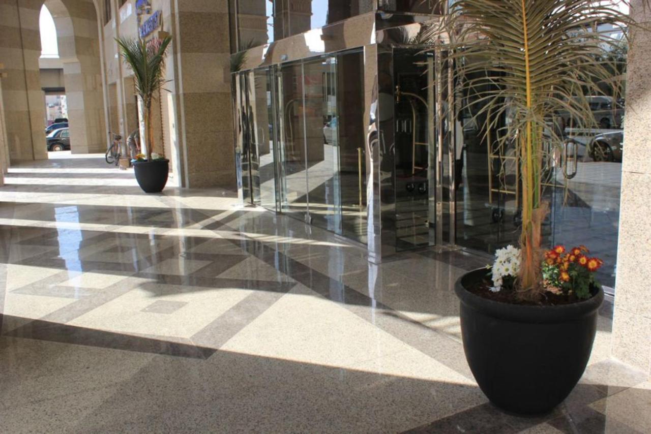 Crowne Plaza Madinah By Ihg Hotel Medina Exterior photo Interior of the hotel