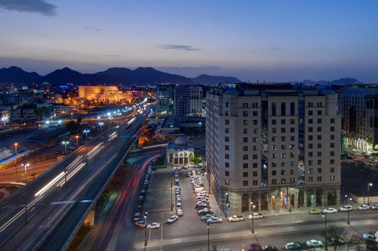 Crowne Plaza Madinah By Ihg Hotel Medina Exterior photo Riyadh skyline