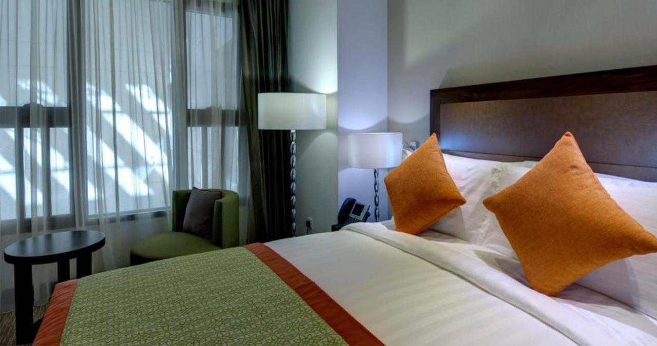 Crowne Plaza Madinah By Ihg Hotel Medina Exterior photo A bedroom at the hotel