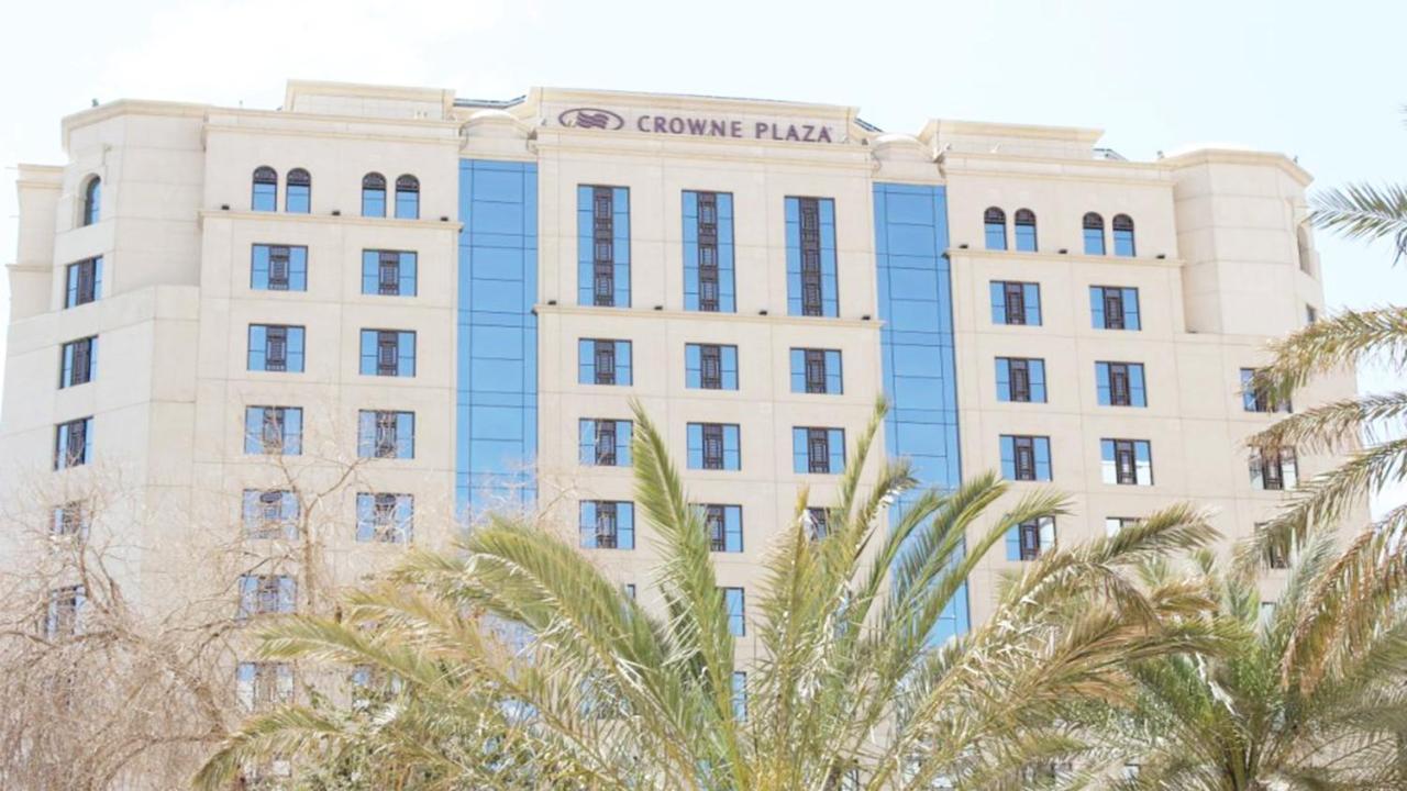 Crowne Plaza Madinah By Ihg Hotel Medina Exterior photo Crown Plaza Hotel