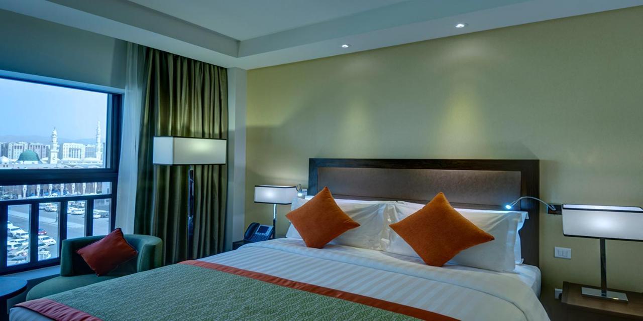 Crowne Plaza Madinah By Ihg Hotel Medina Exterior photo A bedroom at the hotel