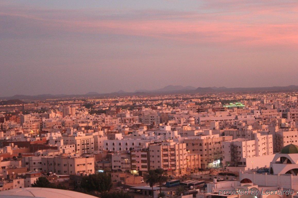 Crowne Plaza Madinah By Ihg Hotel Medina Exterior photo View of the city